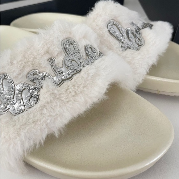 Betsey Johnson bedazzled Bridal Slides - Picture 7 of 13